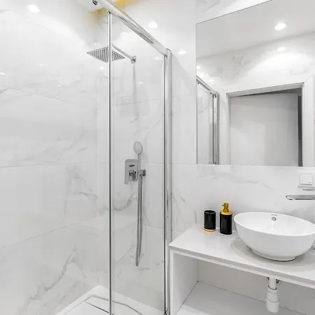 Luxury 2-room With A Beautiful View - Mennica Appartement *